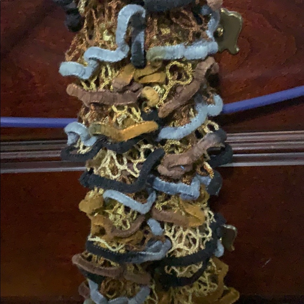 Ladies scarf - Picture 2 of 2